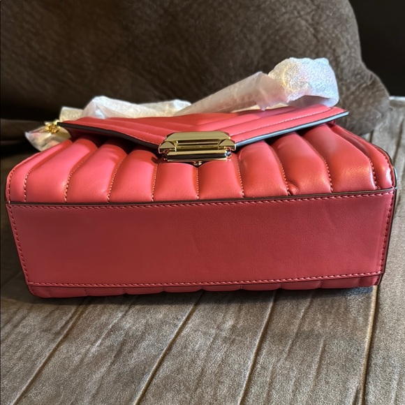 NWT-Michael Kors Pink Quilted Crossbody Bag with Gold Hardware - Picture 4 of 11